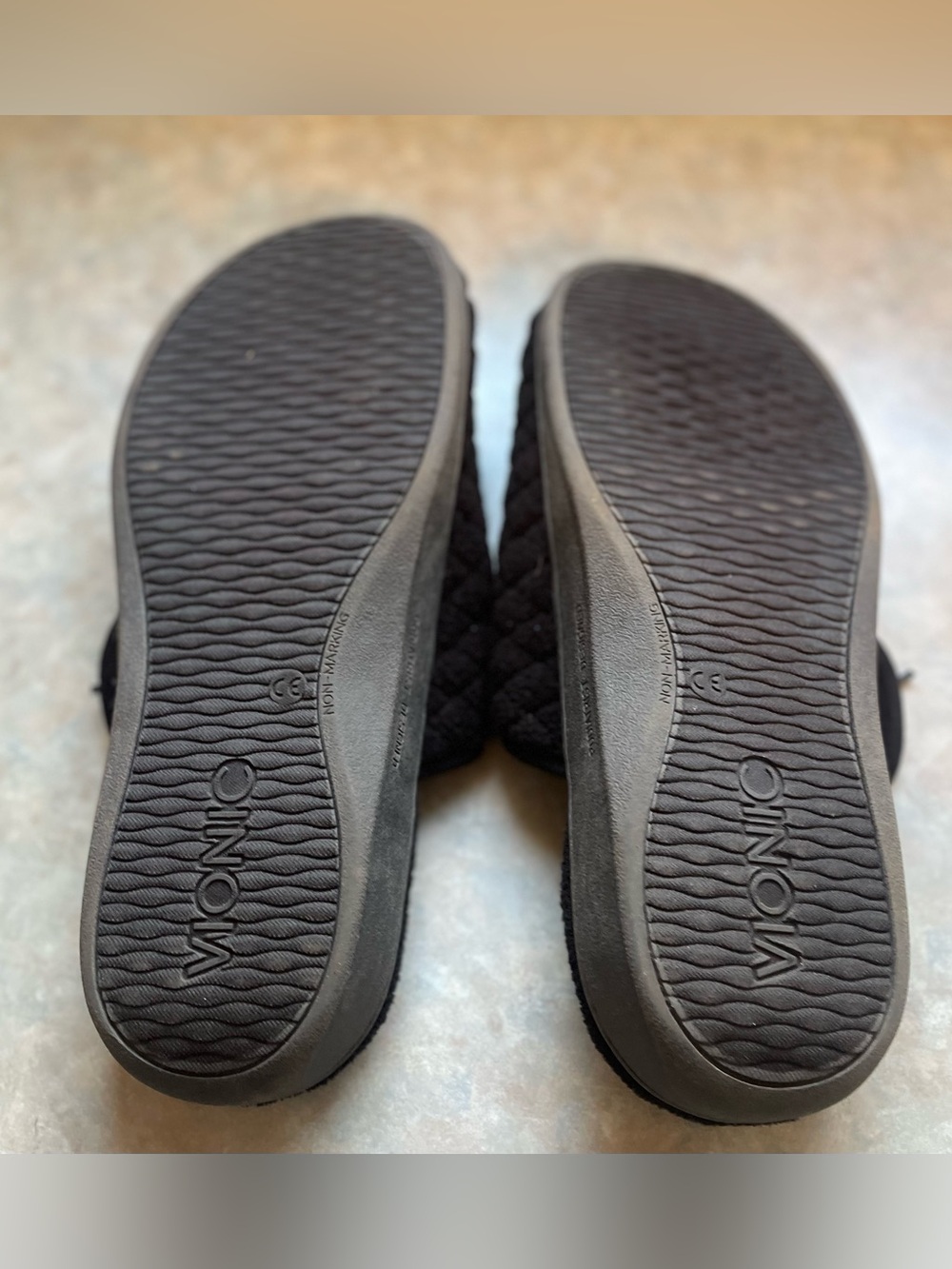 Vionic Women's Quilted Black Slip-On Slippers - Picture 6 of 8